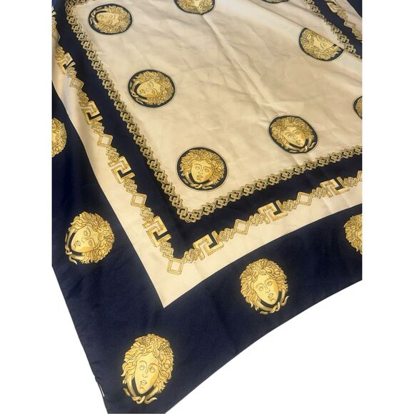 BEAUTIFUL "Medusa" DESIGN SCARF 34"  multicolored unique designed SCARF GOOD CON - Picture 2 of 5